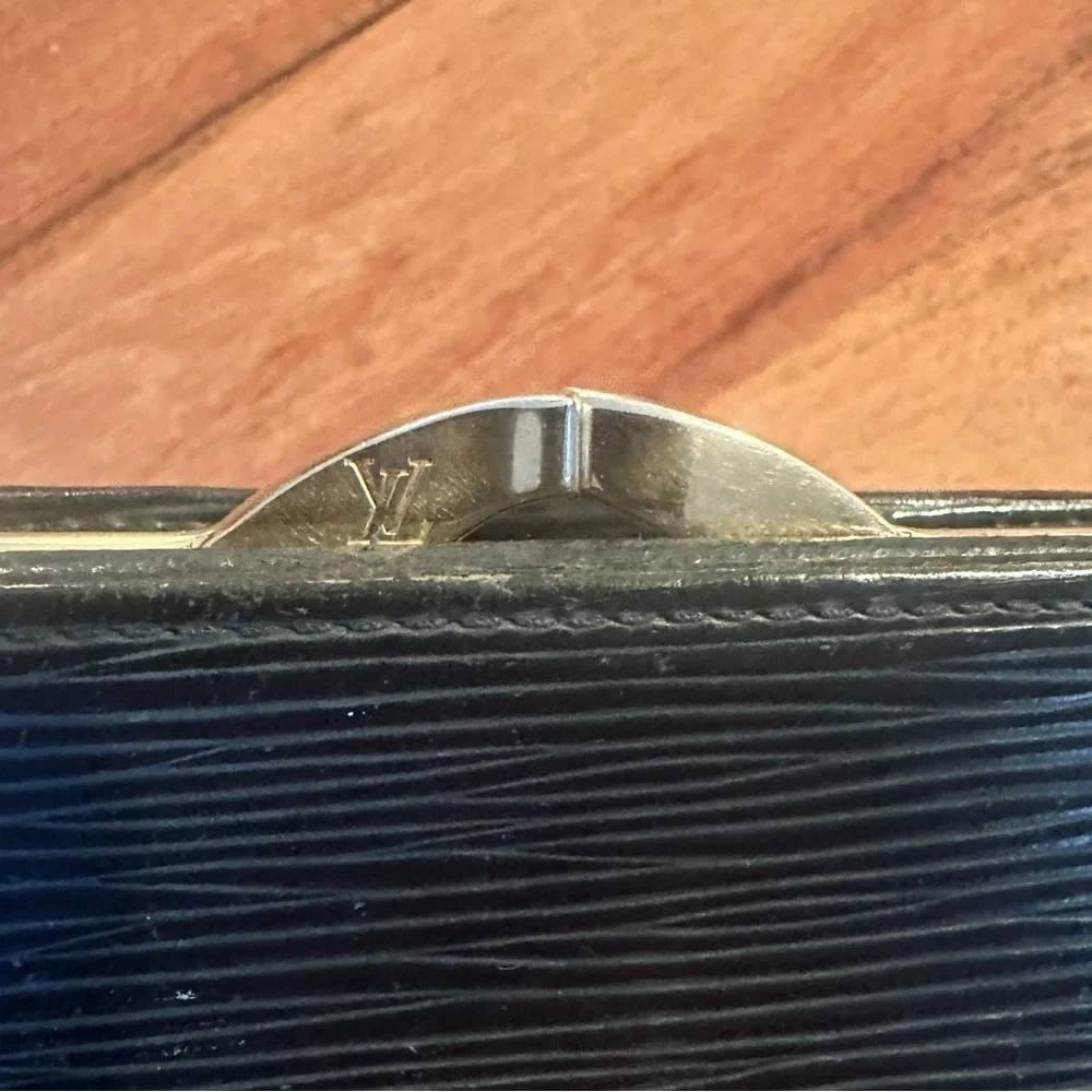 Louis Vuitton Black Epi Bi-Fold Wallet with Kiss lock